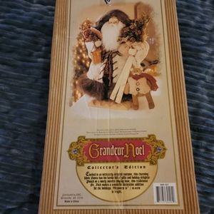 Grandeur Noel Collector's Edition 2001 Fabric Santa on Display Stand Up 16"